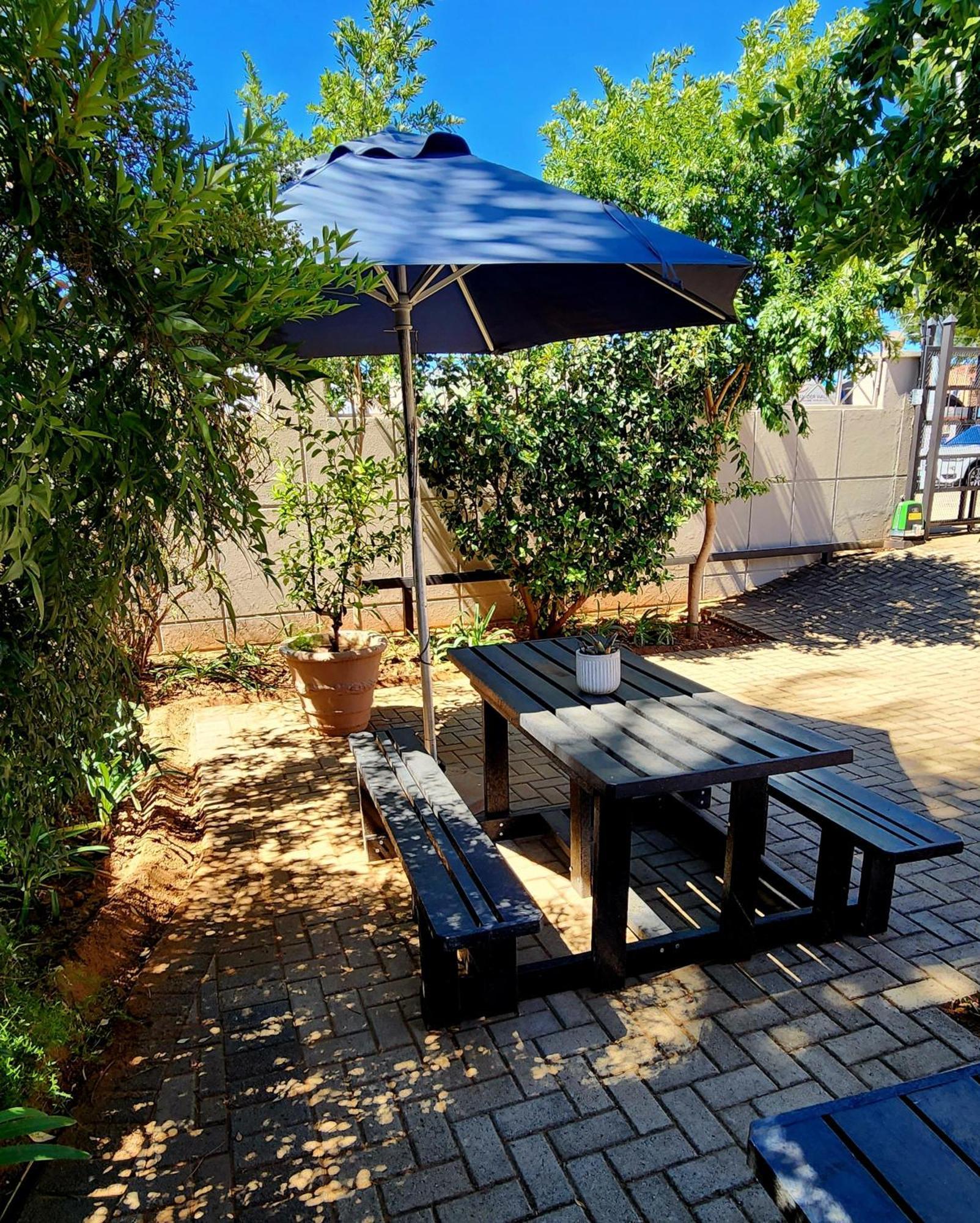 Hydro Guesthouse Bloemfontein Exteriör bild